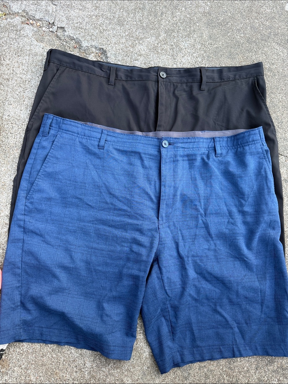 bcg Men's Flat Front Stretch Shorts in Black and Blue